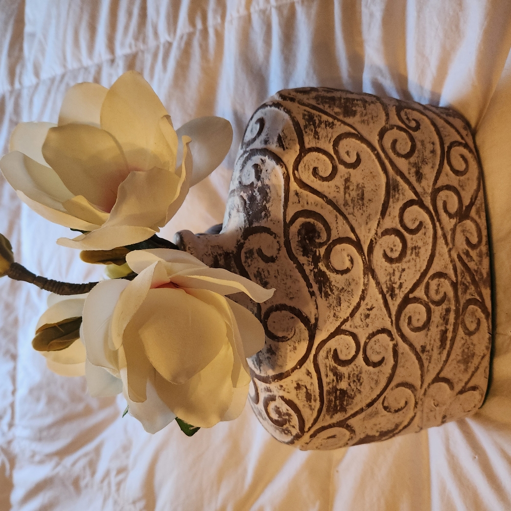 Elegant Cream Floral Vase